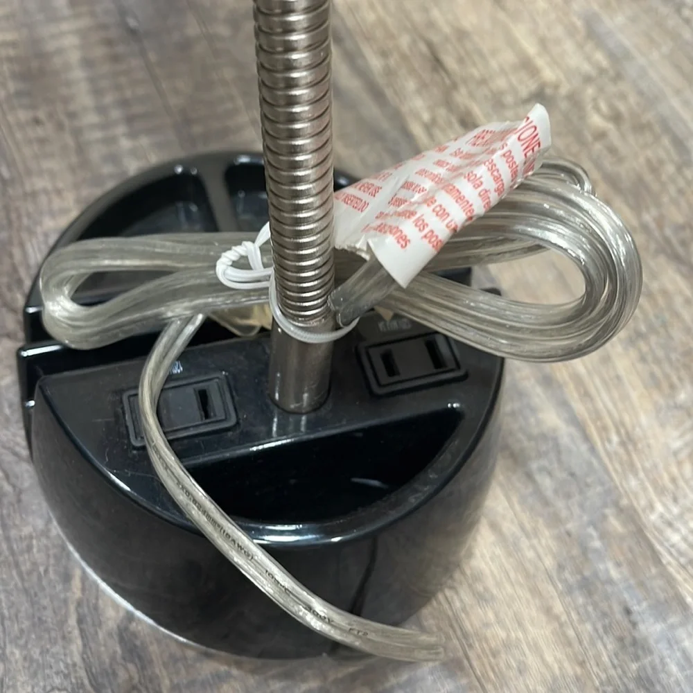 2 Lamps - Picture 4 of 7